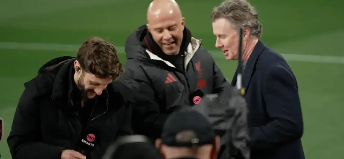 致敬联赛最后一尊大恐龙,他的球员生涯是半部英超历史