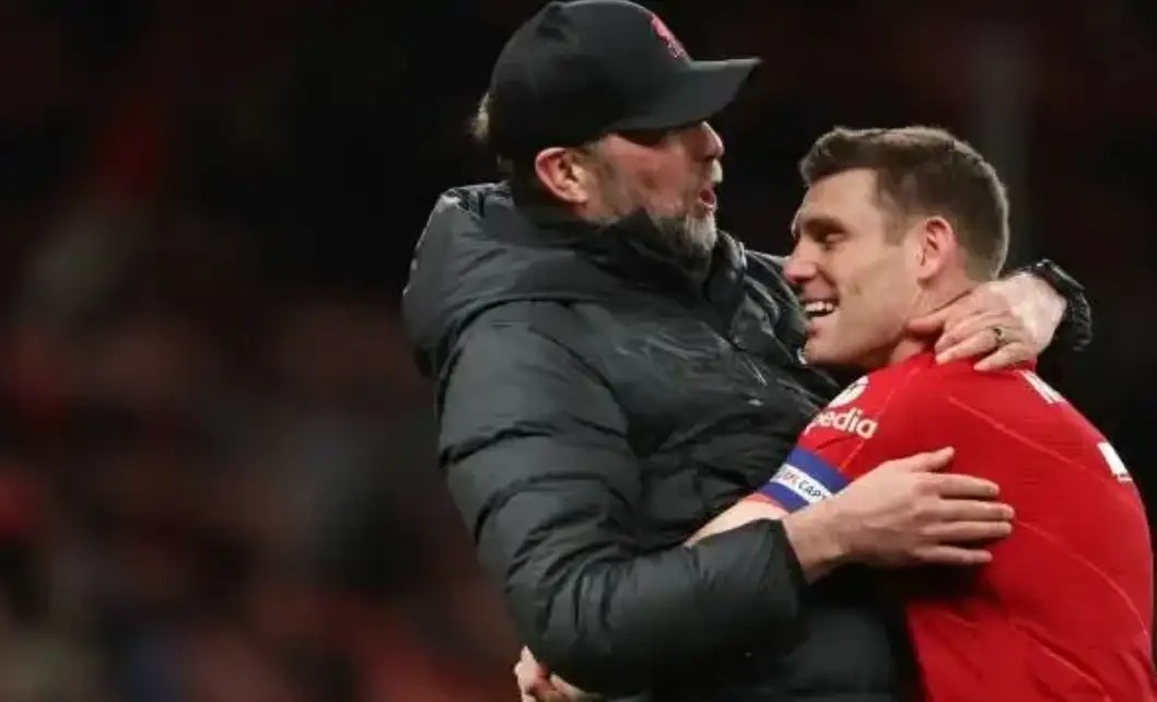 致敬联赛最后一尊大恐龙,他的球员生涯是半部英超历史